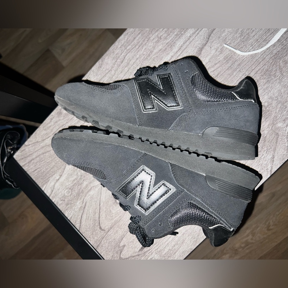 New Balance Grade school 5.5